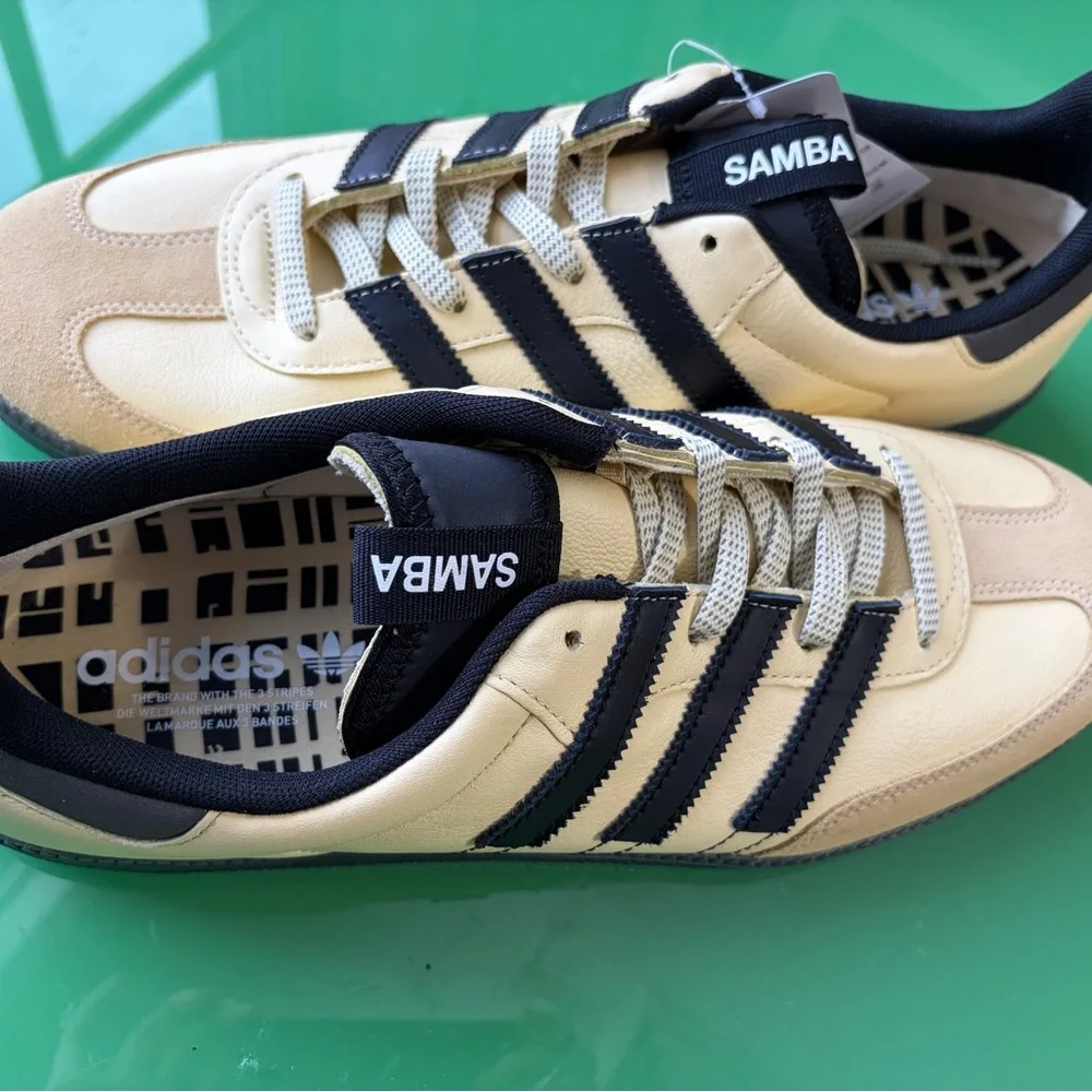 NWT Adidas Samba OG MS in pale Yellow and Black - Picture 1 of 5